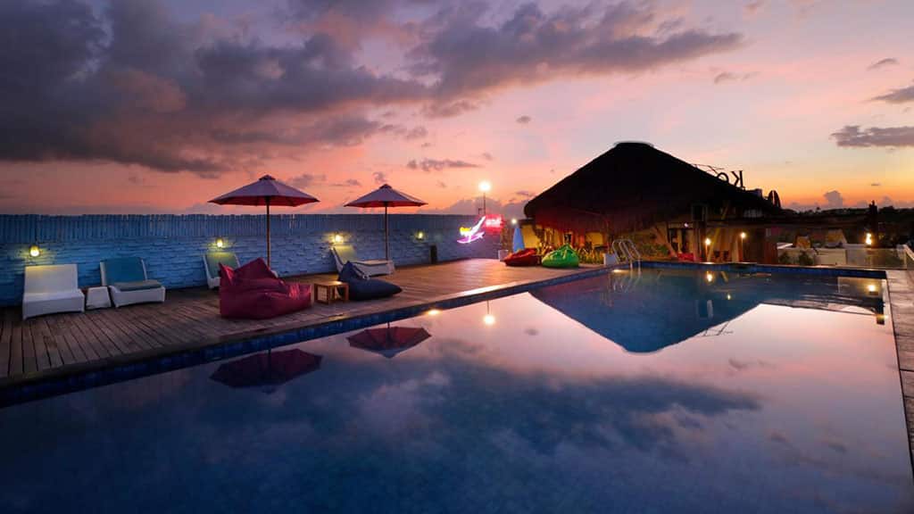 Koa D` Surfer Hotel - Pool by Night - Fitness Holidays in Bali - Fitness Holidays for Travelling Athletes