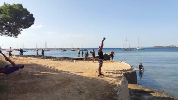 Beach Workout - Bootcamp Mallorca - Fitness Holiday for Travelling Athletes (9)