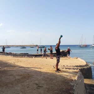 Beach Workout - Bootcamp Mallorca - Fitness Holiday for Travelling Athletes (9)
